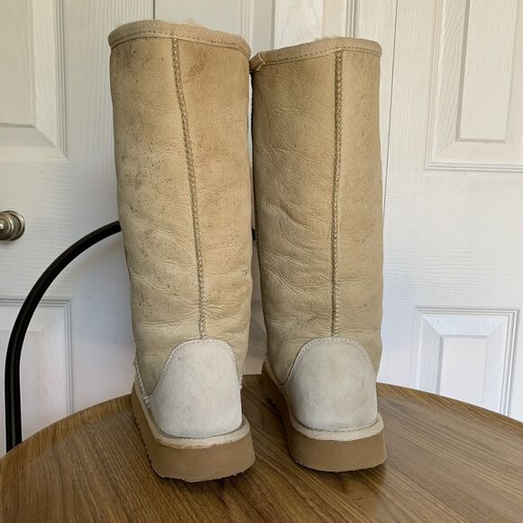 Classic Tall Beige Water-resistant Suede Boots US 7 Women SheepsKin 13 In Tall - Picture 3 of 16